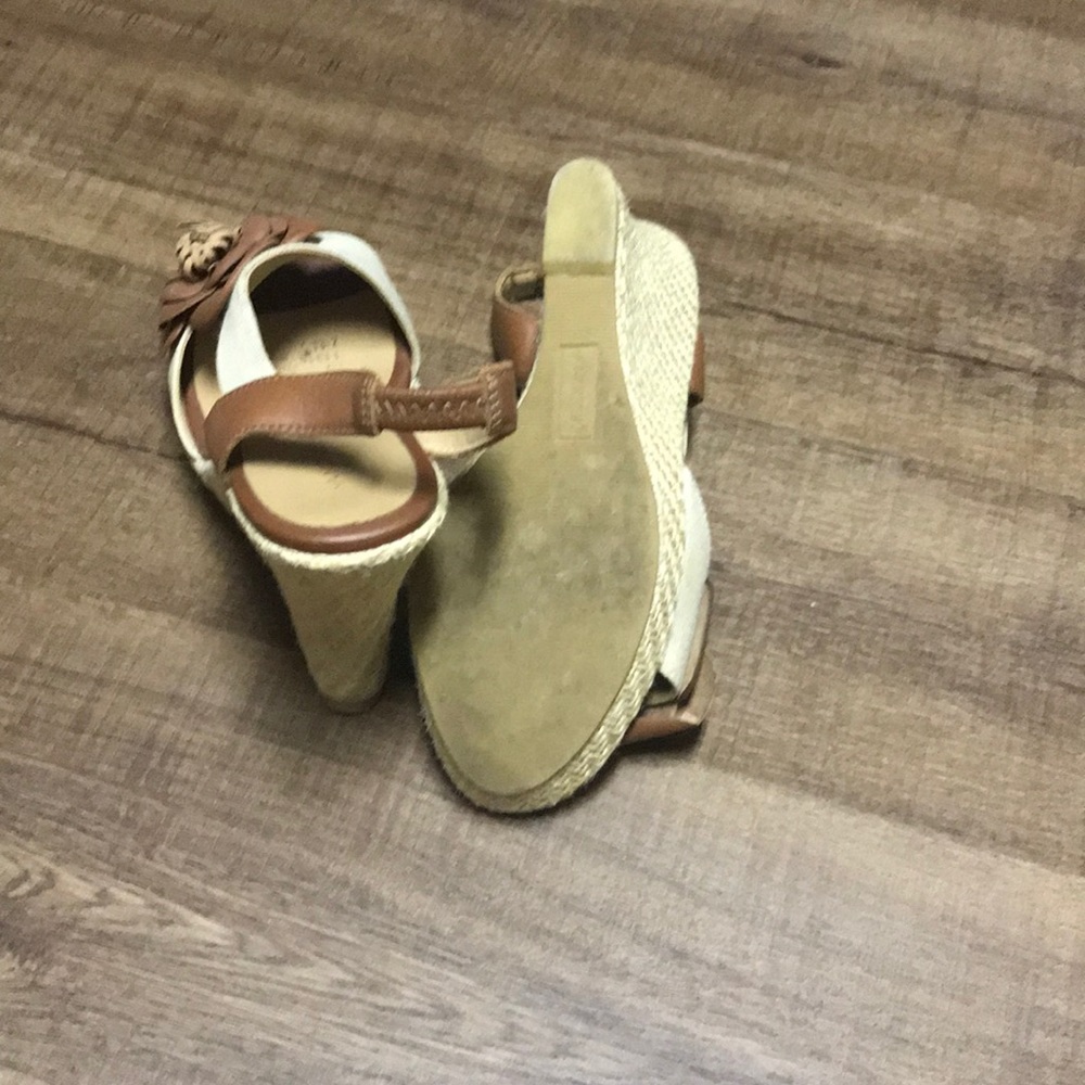 Shoes - Picture 4 of 4